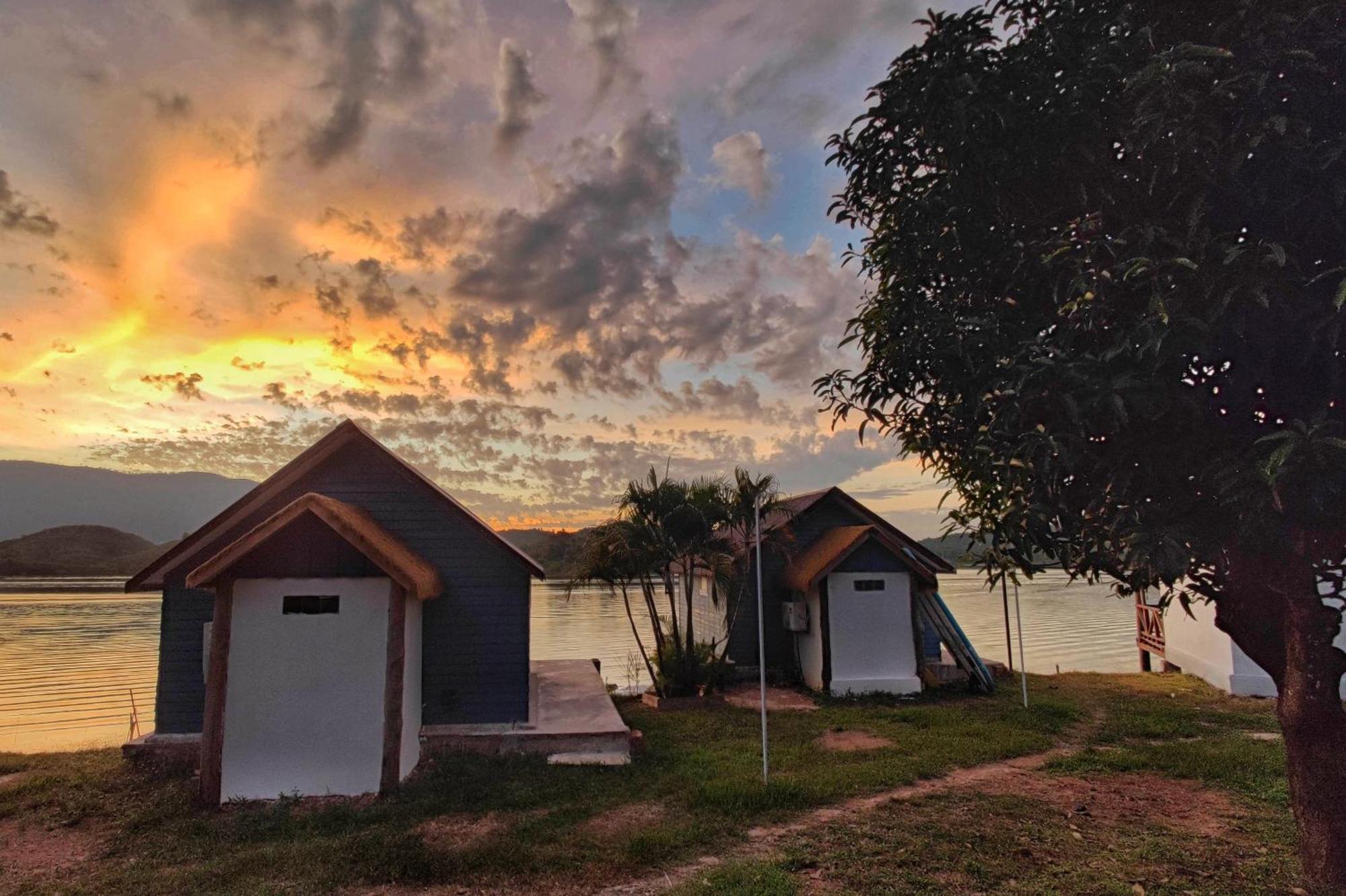 Sunset Nam Ngum Resort Vang Vieng Exterior photo